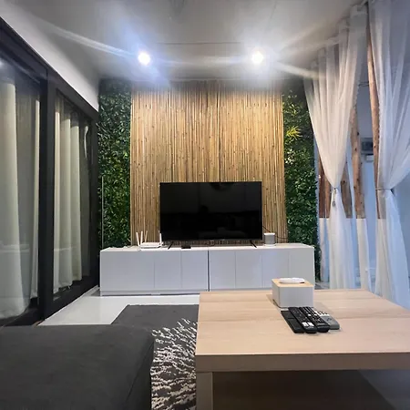 4 Bedroom House With Beautiful Rooftop Near Bts Ekkamai Bangkok Exterior photo